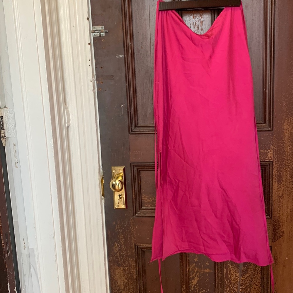 Fuchsia V-line satin MIDI skirt with waist highlighting ties